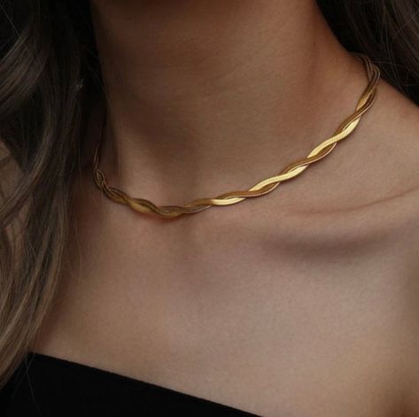 Naja Necklace