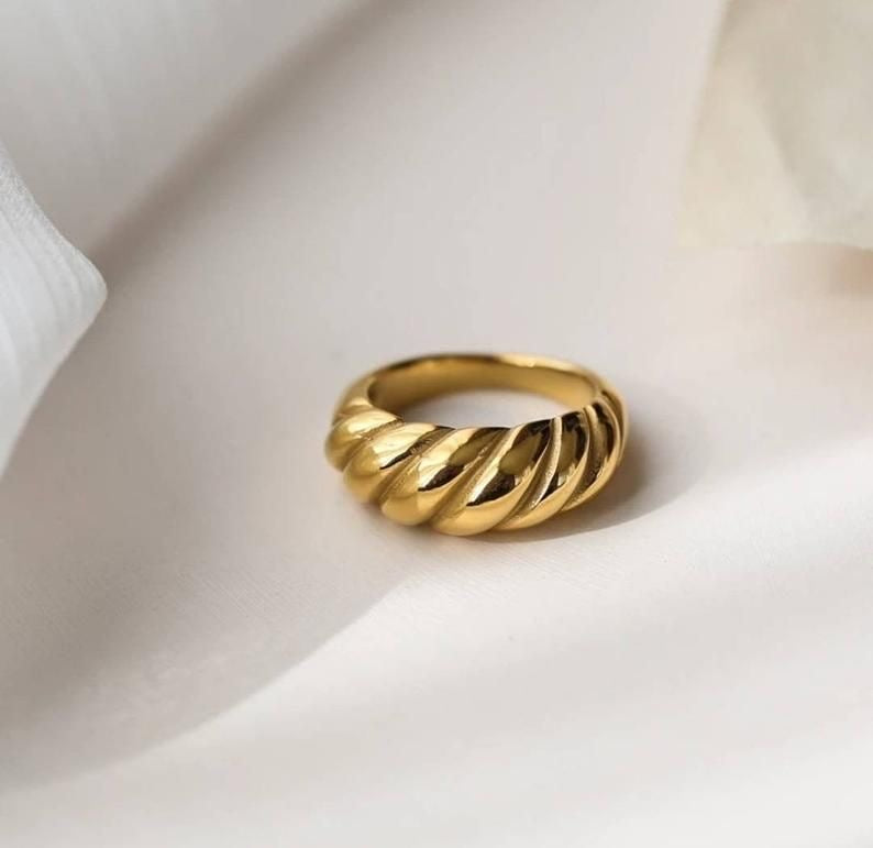 Baguette ring