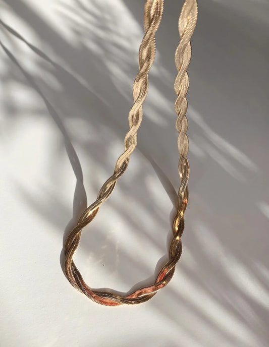 Naja Necklace